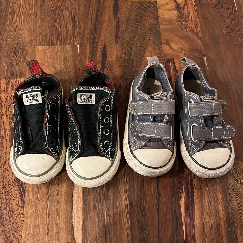 Lot of 2 toddler size 6 Converse